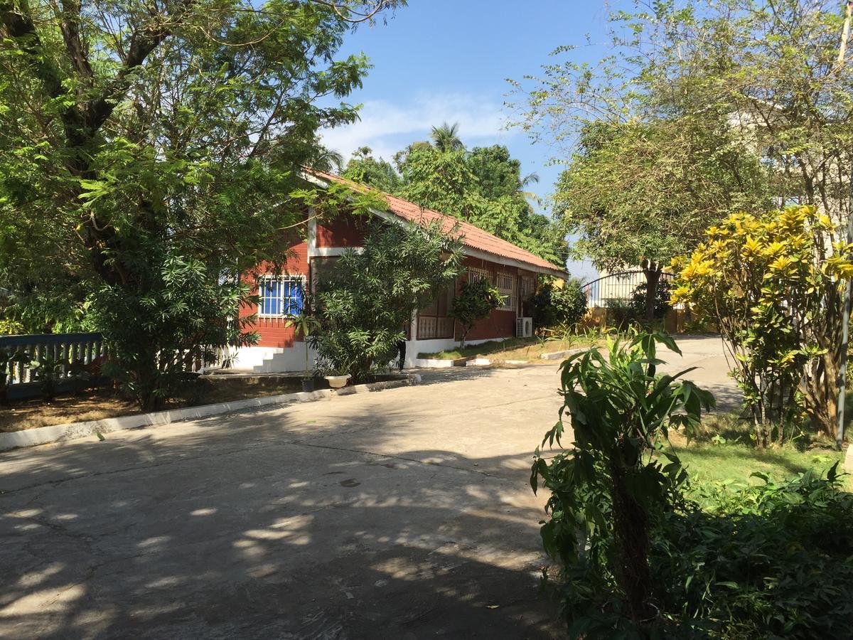 The Family Kingdom Resort ฟรีทาวน์ ภายนอก รูปภาพ