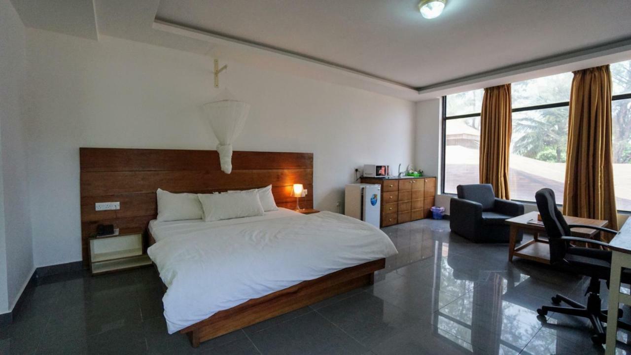 The Family Kingdom Resort ฟรีทาวน์ ภายนอก รูปภาพ