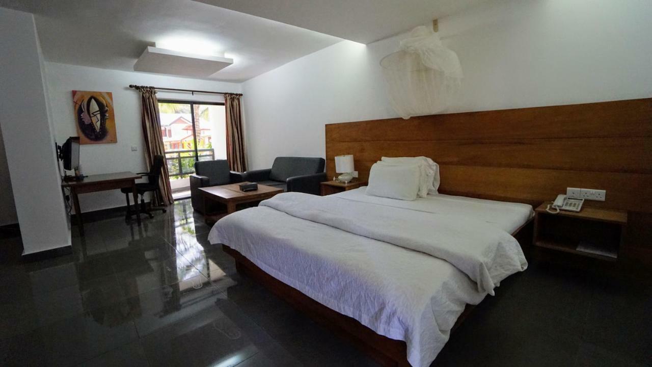 The Family Kingdom Resort ฟรีทาวน์ ภายนอก รูปภาพ